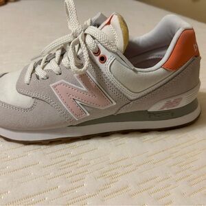 New Balance Light Pink and Gray Shoes *NEVER WORN*